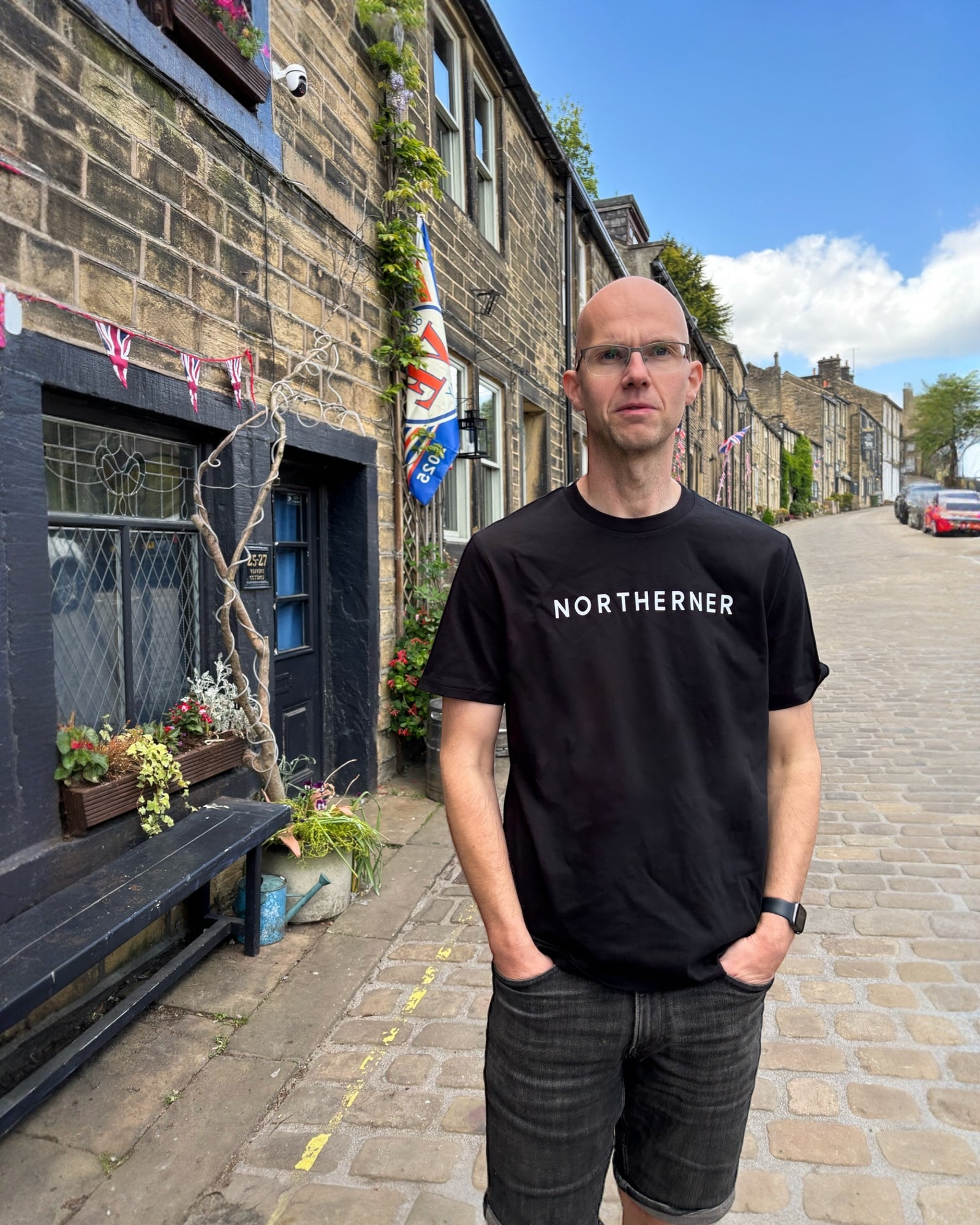 Northerner Yorkshire Lancashire Black Unisex T-shirt 