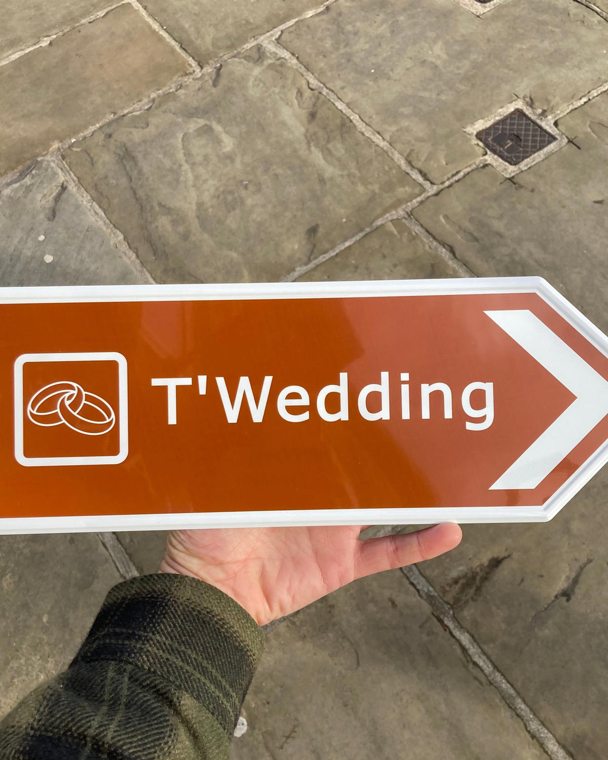 LighthouseLane brown metal road sign with T'Wedding text and wedding ring icon for indoor or outdoor decor