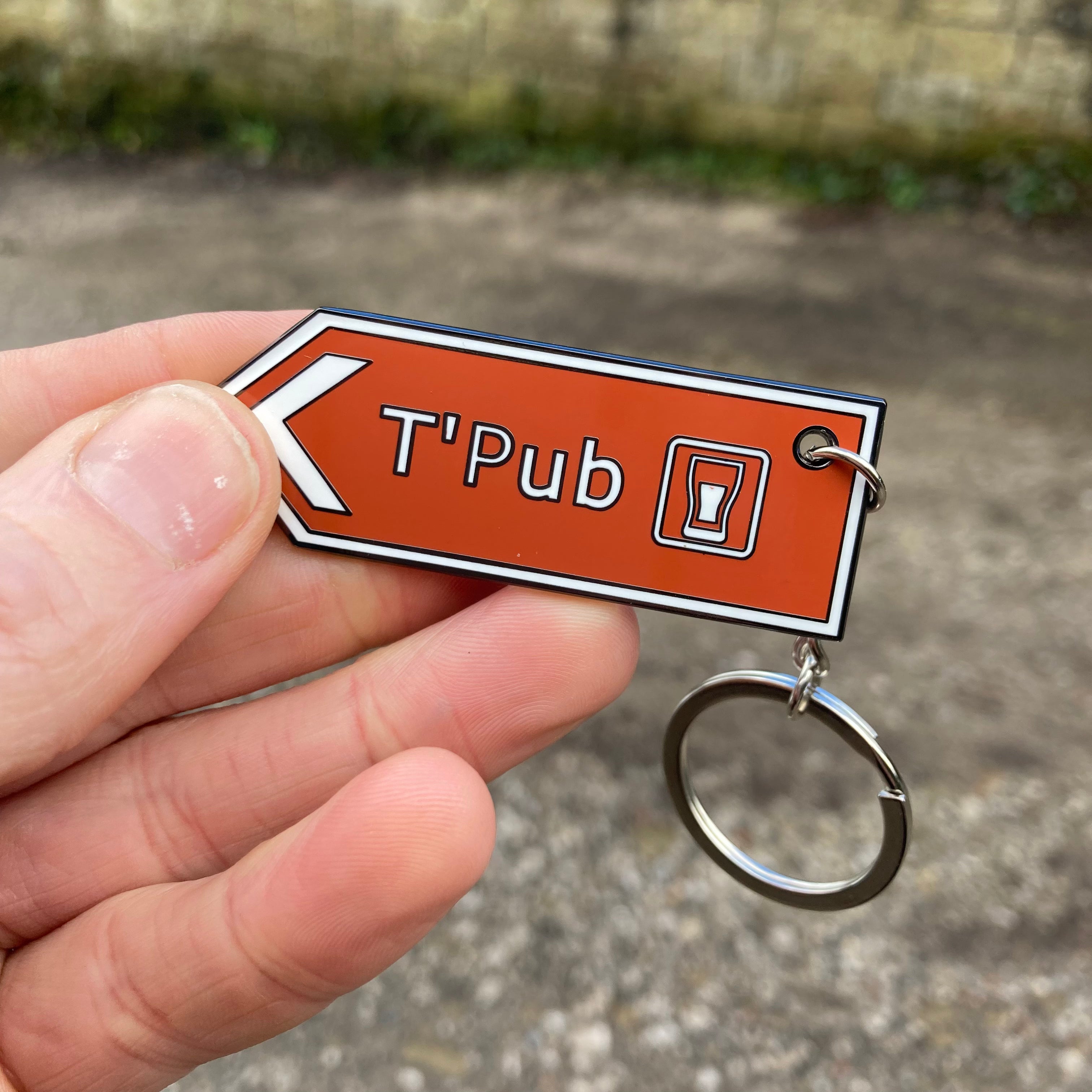 T’Pub Yorkshire Dialect Enamel Keyring