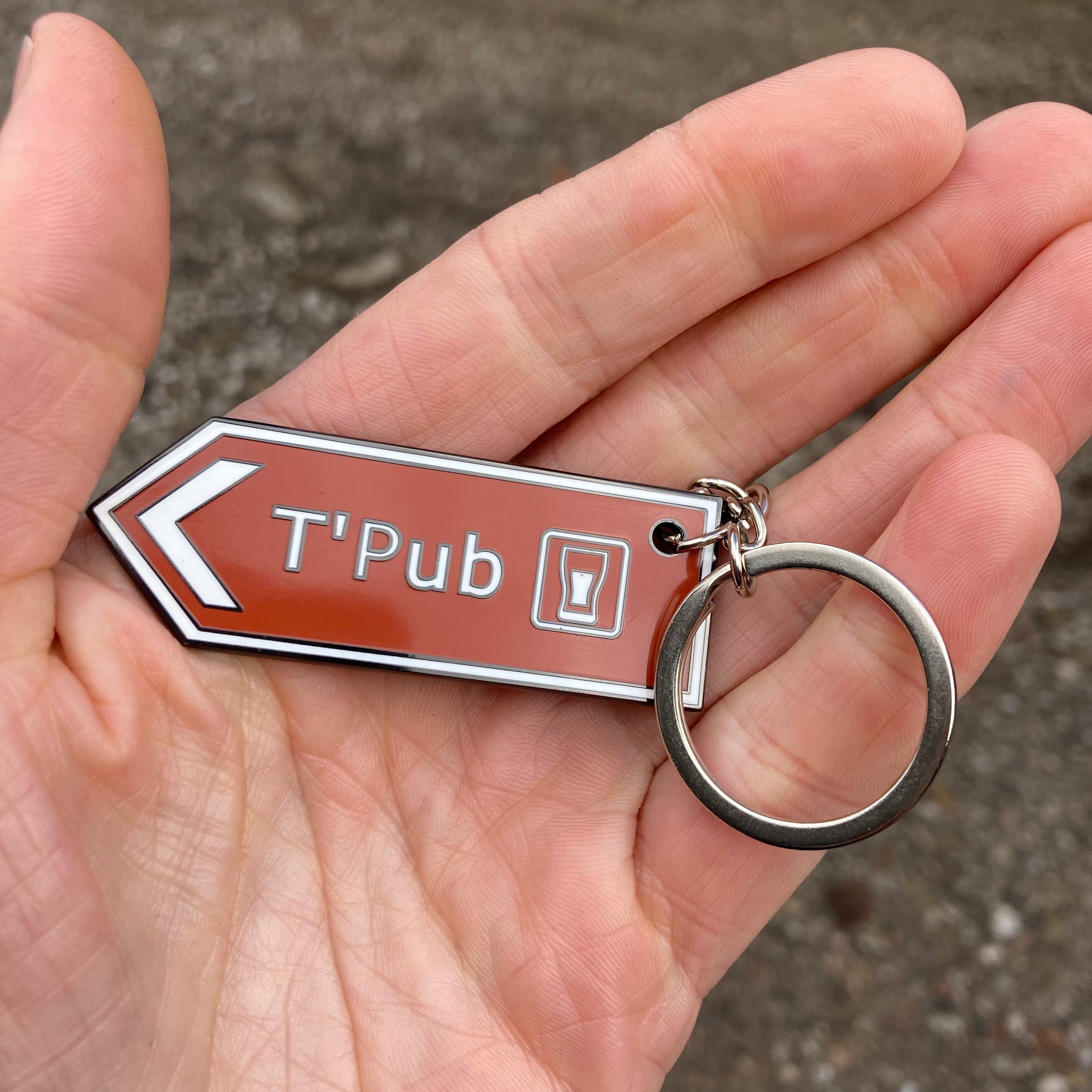 T’Pub Yorkshire Dialect Enamel Keyring